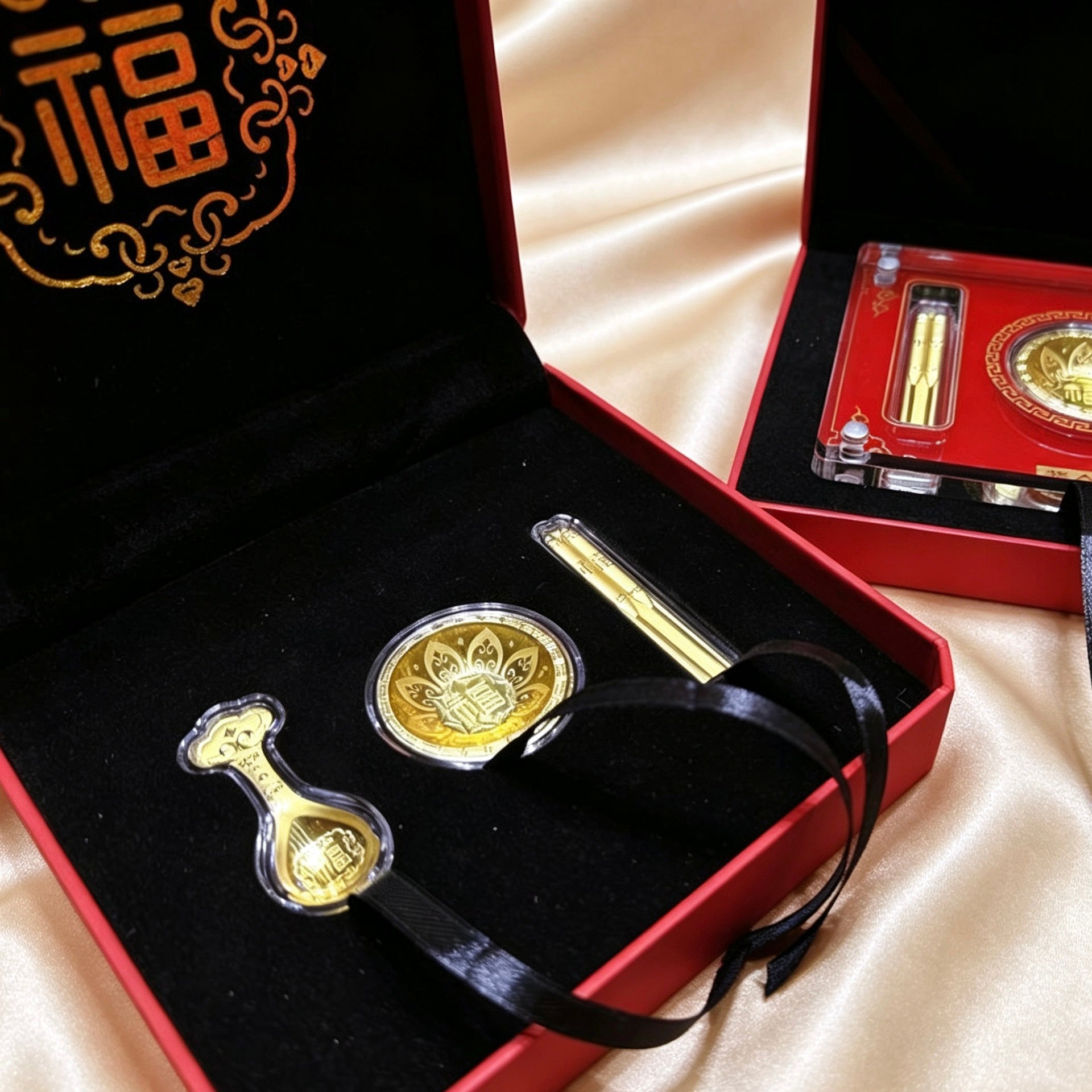 Luxury Medal Ornament Chinese Style Gold Foil Three Treasures Gift Set