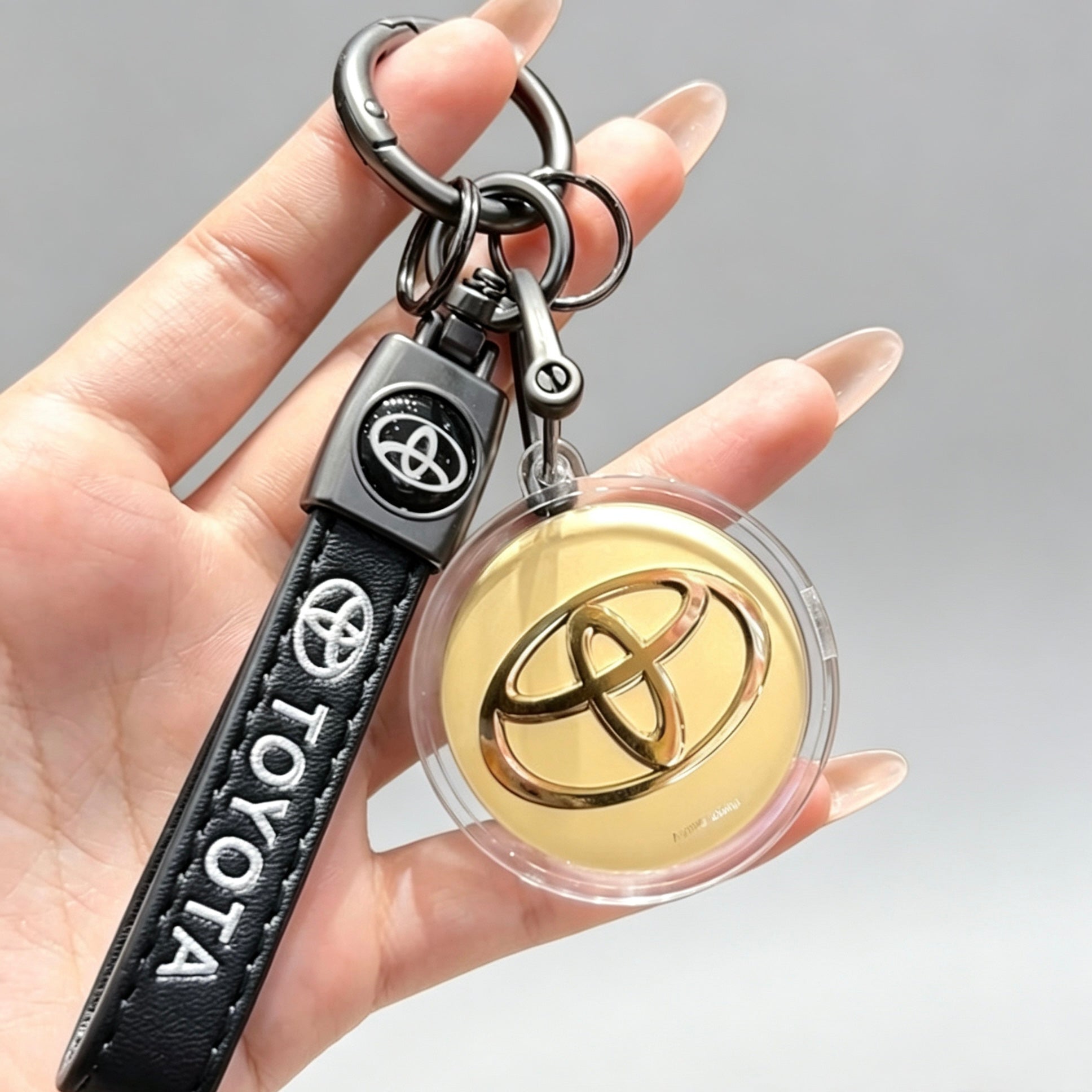 Car Logo Hanging Ornament – Stylish Automotive Accessory