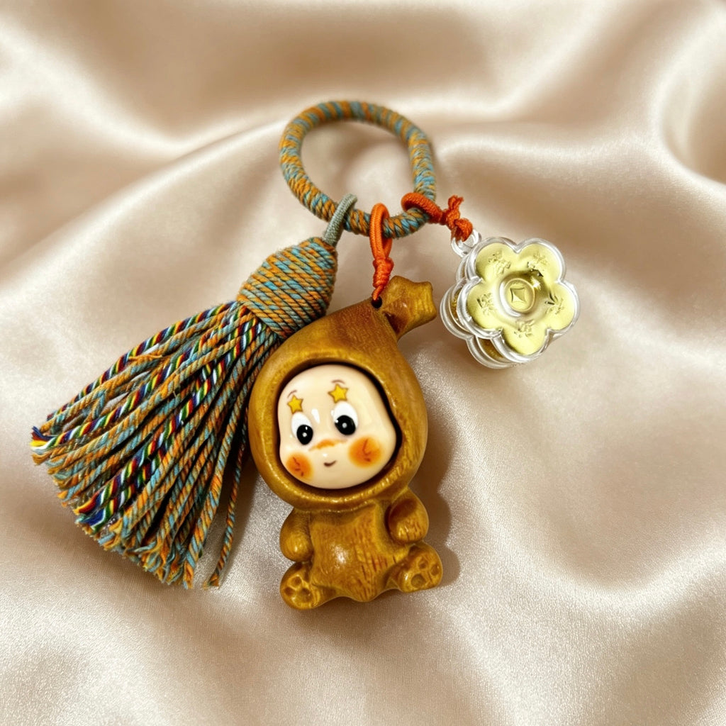 Pure Gold Rotating Flower Keychain – Artistic Wooden Lucky Charm
