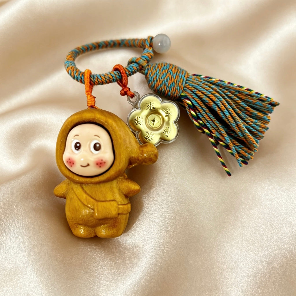 Pure Gold Rotating Flower Keychain – Artistic Wooden Lucky Charm